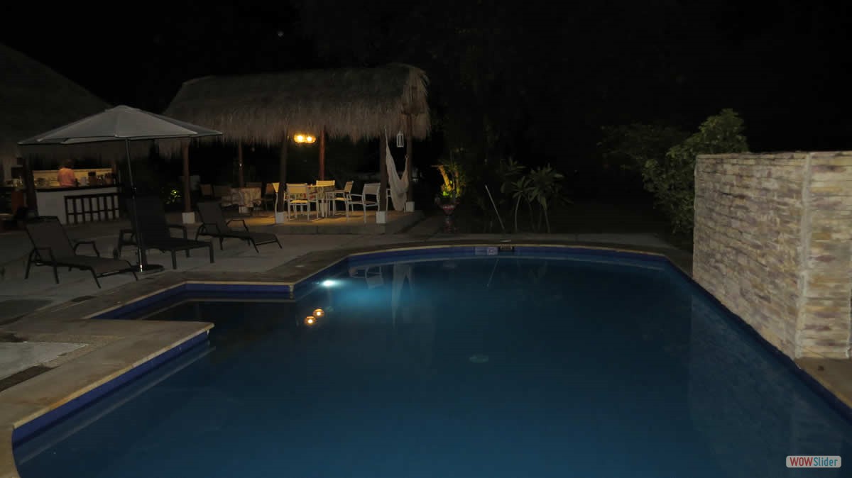 39_piscina_noche