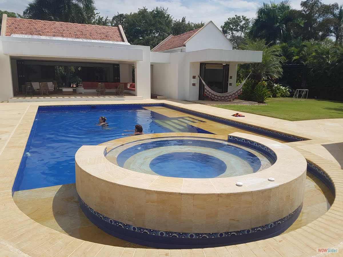 1_piscina_jacuzzi